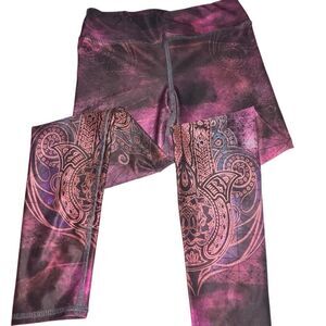 Womans purple capri leggings size Small